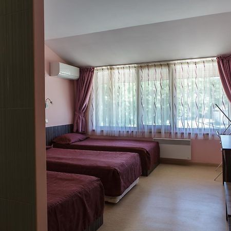 Family Hotel Kipra Eksteriør billede