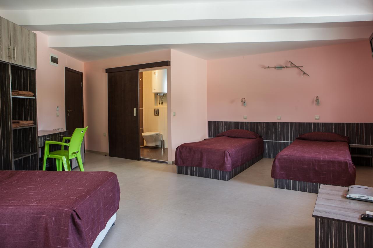 Family Hotel Kipra Eksteriør billede