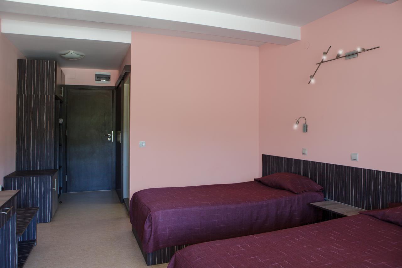 Family Hotel Kipra Eksteriør billede