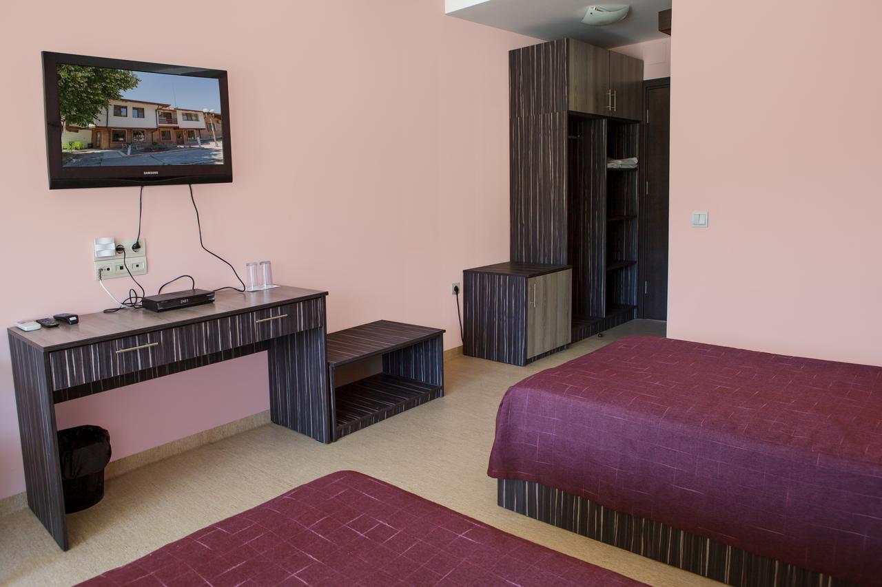 Family Hotel Kipra Eksteriør billede